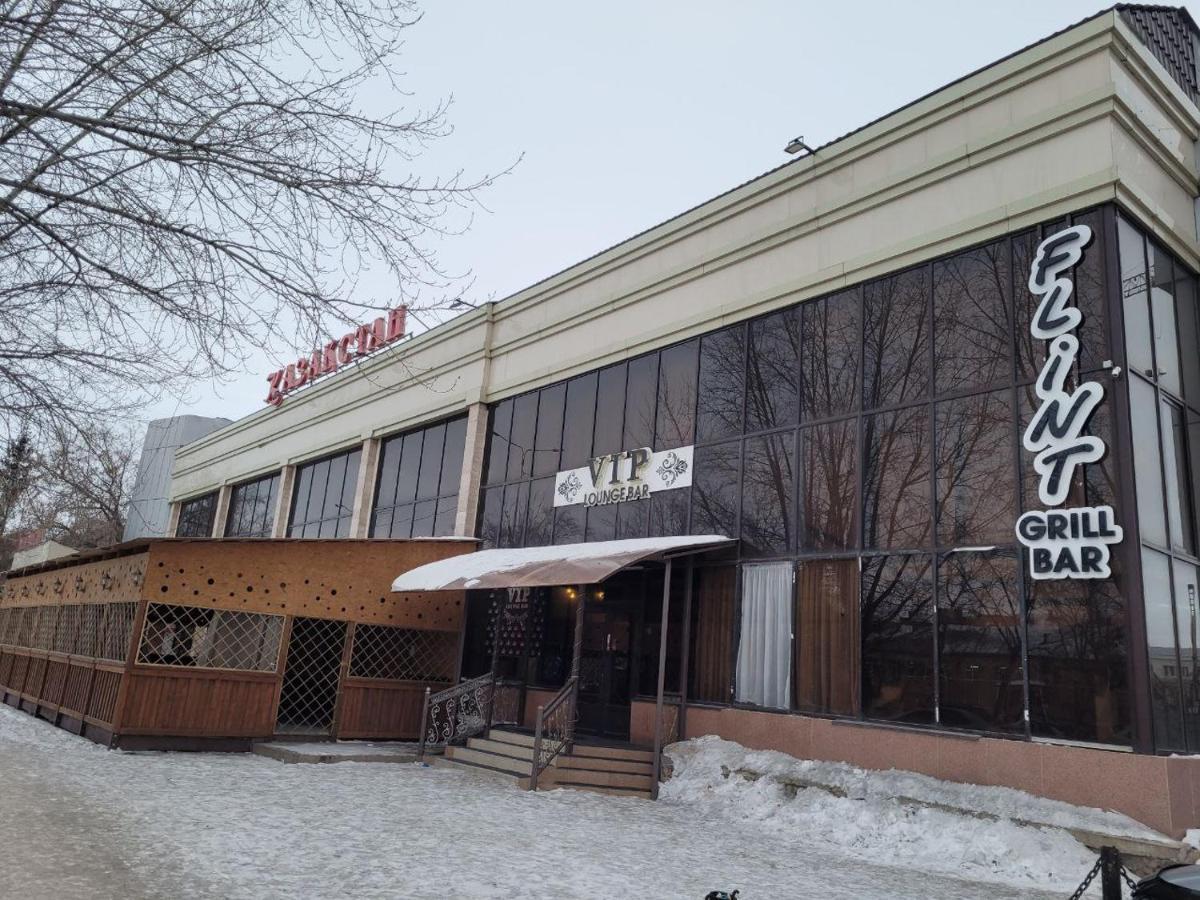 1 Комнатные Апартаменты На Садуакасова 24 Kokshetau Exterior photo